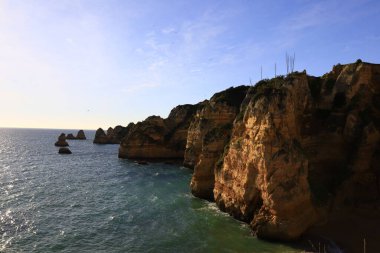 Ponta da Piedade, Portekiz 'in Algarve bölgesinde Lagos kasabasının kıyı şeridi boyunca bir grup kaya oluşumunun yer aldığı bir burundur.