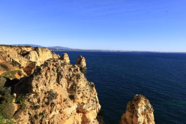 Ponta da Piedade, Portekiz 'in Algarve bölgesinde Lagos kasabasının kıyı şeridi boyunca bir grup kaya oluşumunun yer aldığı bir burundur.