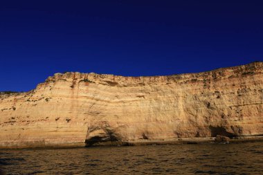 Portekiz 'in güneyinde yer alan bir idari bölge olan Algarve sahili manzarası