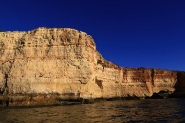 Portekiz 'in güneyinde yer alan bir idari bölge olan Algarve sahili manzarası