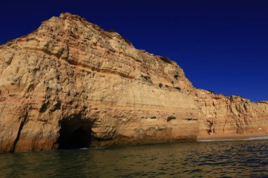 Portekiz 'in güneyinde yer alan bir idari bölge olan Algarve sahili manzarası