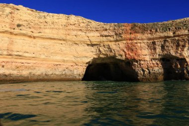 Portekiz 'in güneyinde yer alan bir idari bölge olan Algarve sahili manzarası