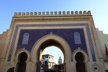 Fes, Fas 'ın kuzeyindeki Fas-Meknes yönetim bölgesinin başkentidir..