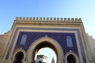  Fes, Fas 'ın kuzeyindeki Fas-Meknes yönetim bölgesinin başkentidir..