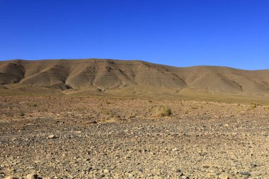 Fas 'taki Haut Atlas Oriental Ulusal Parkı' nın dağdaki görüntüsü. Doğu Yüksek Atlas Dağları 'nın içinde ve yakınında 49.000 hektarlık bir alanı kaplıyor