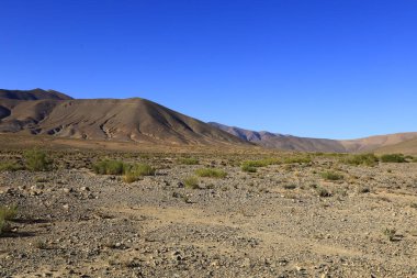 Fas 'taki Haut Atlas Oriental Ulusal Parkı' nın dağdaki görüntüsü. Doğu Yüksek Atlas Dağları 'nın içinde ve yakınında 49.000 hektarlık bir alanı kaplıyor