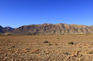 Fas 'taki Haut Atlas Oriental Ulusal Parkı' nın dağdaki görüntüsü. Doğu Yüksek Atlas Dağları 'nın içinde ve yakınında 49.000 hektarlık bir alanı kaplıyor