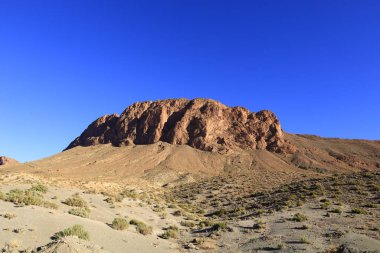 Fas 'taki Haut Atlas Oriental Ulusal Parkı' nın dağdaki görüntüsü. Doğu Yüksek Atlas Dağları 'nın içinde ve yakınında 49.000 hektarlık bir alanı kaplıyor