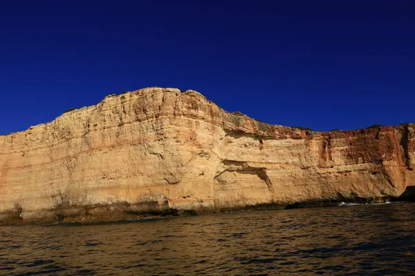 Portekiz 'in güneyinde yer alan bir idari bölge olan Algarve sahili manzarası