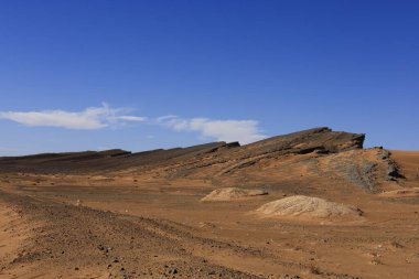Fas 'taki Haut Atlas Oriental Ulusal Parkı' nın dağdaki görüntüsü. Doğu Yüksek Atlas Dağları 'nın içinde ve yakınında 49.000 hektarlık bir alanı kaplıyor