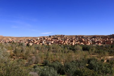 Fas 'taki Haut Atlas Doğu Ulusal Parkı' ndaki bir köye bakın..