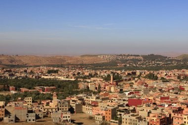 Fas 'taki Haut Atlas Doğu Ulusal Parkı' ndaki bir köye bakın..