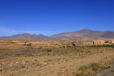 Fas 'taki Haut Atlas Doğu Ulusal Parkı' ndaki bir köye bakın..