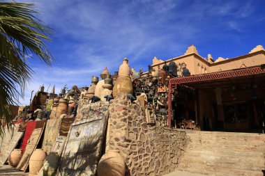 Ouarzazate, Fas 'ın orta kesiminde, Draa-Tafilalet bölgesinde, Ouarzazate ilinin merkezi kent..
