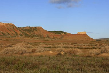 Bardenas Reales, İspanya 'da, Navarre' ın güneydoğusunda 39.200 hektarlık bir alana sahip yarı çöl bölgesi.