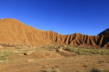 Bardenas Reales, İspanya 'da, Navarre' ın güneydoğusunda 39.200 hektarlık bir alana sahip yarı çöl bölgesi.