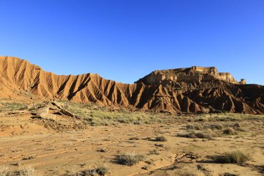 Bardenas Reales, İspanya 'da, Navarre' ın güneydoğusunda 39.200 hektarlık bir alana sahip yarı çöl bölgesi.