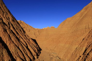 Bardenas Reales, İspanya 'da, Navarre' ın güneydoğusunda 39.200 hektarlık bir alana sahip yarı çöl bölgesi.