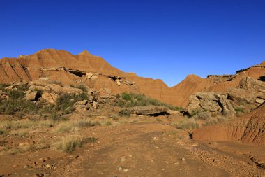 Bardenas Reales, İspanya 'da, Navarre' ın güneydoğusunda 39.200 hektarlık bir alana sahip yarı çöl bölgesi.