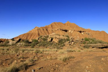 Bardenas Reales, İspanya 'da, Navarre' ın güneydoğusunda 39.200 hektarlık bir alana sahip yarı çöl bölgesi.