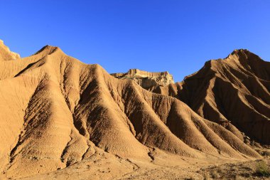 Bardenas Reales, İspanya 'da, Navarre' ın güneydoğusunda 39.200 hektarlık bir alana sahip yarı çöl bölgesi.