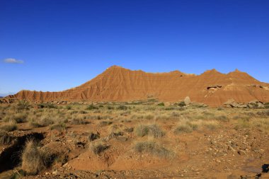 Bardenas Reales, İspanya 'da, Navarre' ın güneydoğusunda 39.200 hektarlık bir alana sahip yarı çöl bölgesi.