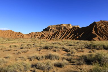 Bardenas Reales, İspanya 'da, Navarre' ın güneydoğusunda 39.200 hektarlık bir alana sahip yarı çöl bölgesi.