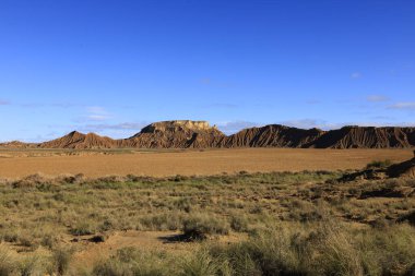 Bardenas Reales, İspanya 'da, Navarre' ın güneydoğusunda 39.200 hektarlık bir alana sahip yarı çöl bölgesi.