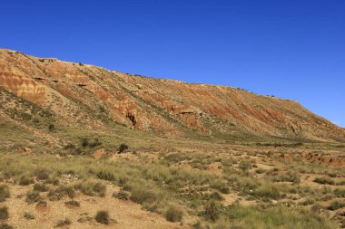Bardenas Reales, İspanya 'da, Navarre' ın güneydoğusunda 39.200 hektarlık bir alana sahip yarı çöl bölgesi.