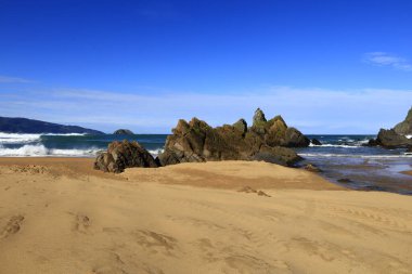 Biscay 'daki Laga plajının manzarası, Bask ülkesinin özerk kesiminde yer almaktadır.