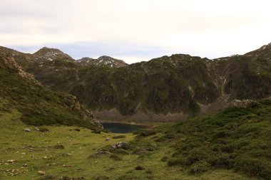 Somiedo Doğal Parkı, İspanya 'nın kuzeyindeki Asturias Prensliği' nde Cantabrian Dağları 'nın orta kesiminde korunan bir alandır.