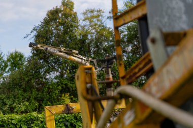 Tarladaki Tarım Sulama Ekipmanıyla Kuraklık Tepkisi