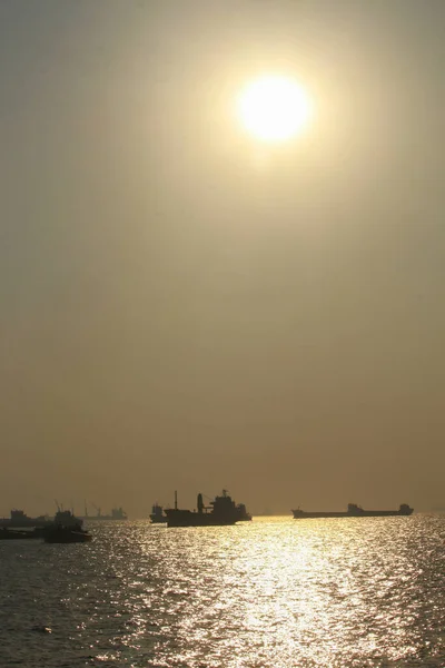 Het Zeewater Schijnt Het Zonlicht Chittagong Zeehaven Zijn Plaats — Stockfoto