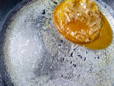 Buzdolabında bir yumurta sakladıktan sonra.,.