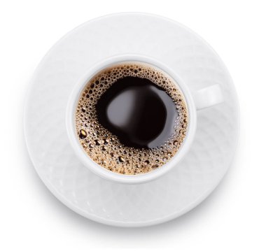 Beyaz arka planda izole edilmiş bir fincan kahve. Dosya kırpma yolu içeriyor.