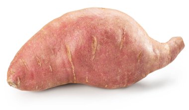 Beyaz arka planda izole edilmiş kırmızı derili tatlı patates yumrusu. Dosya kırpma yolu içeriyor.