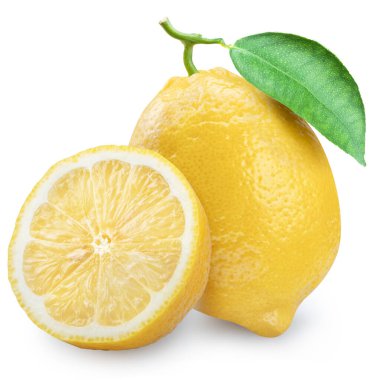 Beyaz arka planda limon dilimi ve yapraklı olgun limon meyvesi. Dosya kırpma yolu içeriyor.