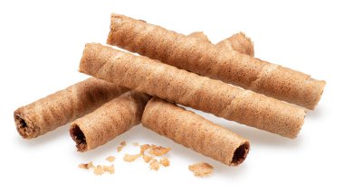Beyaz arka planda izole çikolatalı waffle ruloları.. 