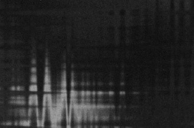 Arıza. Soyut şekiller. Kaos. Piksel. Siber punk. Bilgisayar ekranı hatası. Dijital tasarım. Piksel sesi. Sanal. Televizyon sinyali kesildi. Fütürist. Arıza geçmişi. Renkli hata çizgileri soyut arkaplan