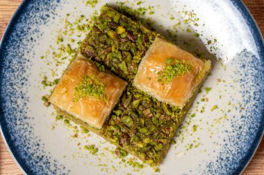 Üst manzara şam fıstıklı baklava. Türk mutfağı lezzetleri