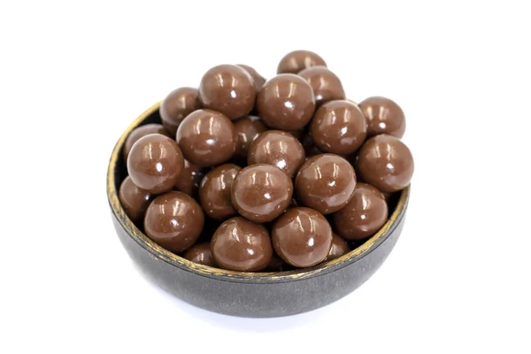 Draga Nocciole Ricoperta Cioccolato Cioccolatini Con Drago Nocciole Isolato Sfondo — Foto Stock
