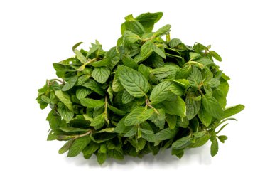 Darphane beyaz arka planda izole edilmiş. Kırpma Yolu. Tam alan derinliği. Naneli şeker. Kapat.