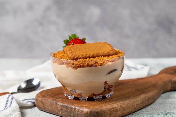 Homemade Strawberry Custard Pudding Biscuit Strawberry Dessert Turkish Magnolia Dessert — Stock Photo, Image