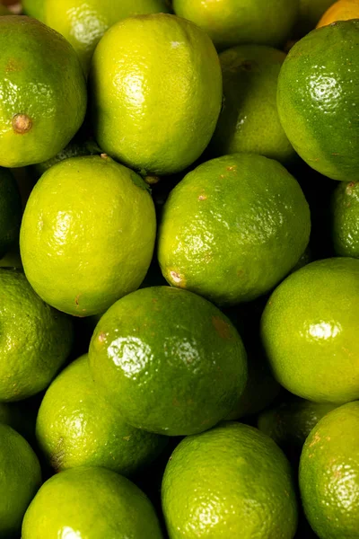 Limecitron Närbild Hög Med Citroner Livsmedelsbakgrund — Stockfoto