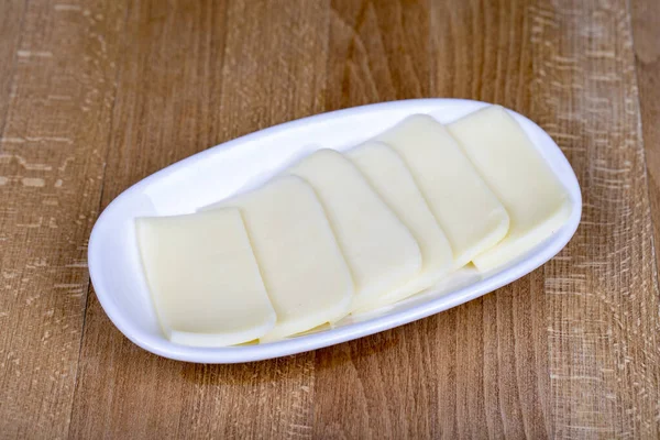 Cheddar Käse Kaschar Käse Oder Kaschkaval Käse Einer Keramikschüssel Natürlich — Stockfoto