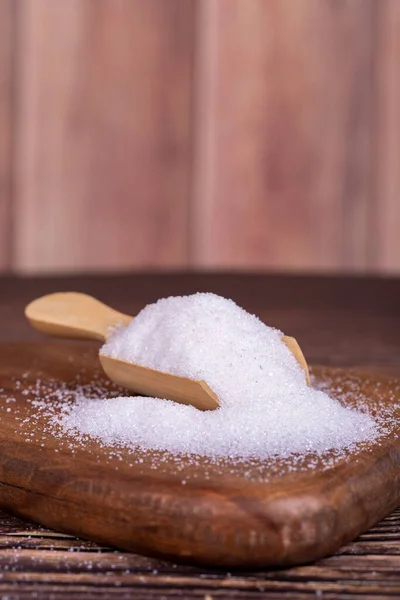 Zucchero Bianco Raffinato Fondo Legno Primo Piano Zucchero Semolato Cucchiaio — Foto Stock