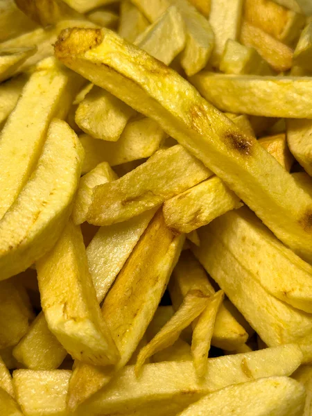 Pommes Frites Olja Nybakade Potatischips Livsmedelsbakgrund — Stockfoto