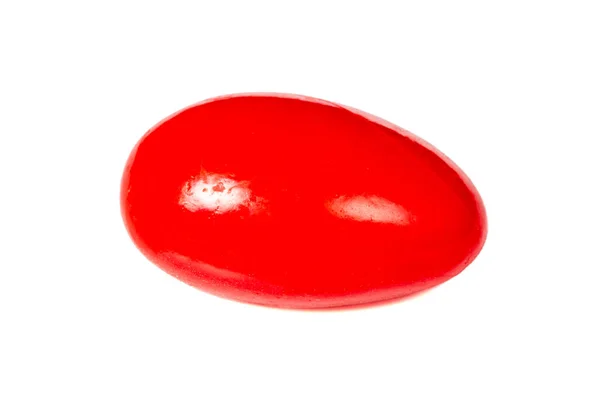 杏仁糖果 在白色背景上 巧克力包裹着红色的龙舌兰糖 靠近点 — 图库照片