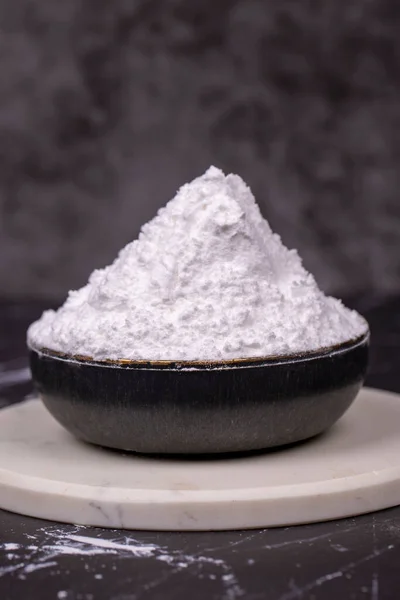 Powdered Sugar Dark Background Powdered Icing Sugar Bowl — Stock Photo, Image