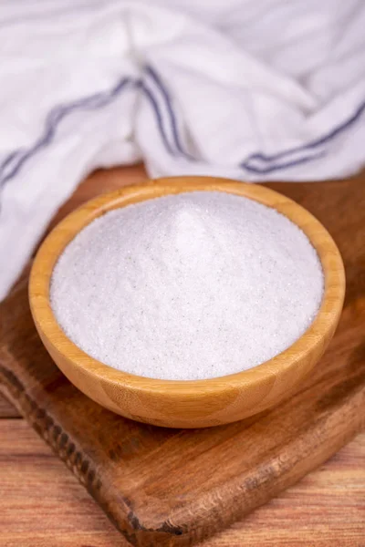 Φυσικό Μιναρέ Κρύσταλλο Non Iodized Άλεσμα Αλάτι Ξύλινο Φόντο Αλάτι — Φωτογραφία Αρχείου